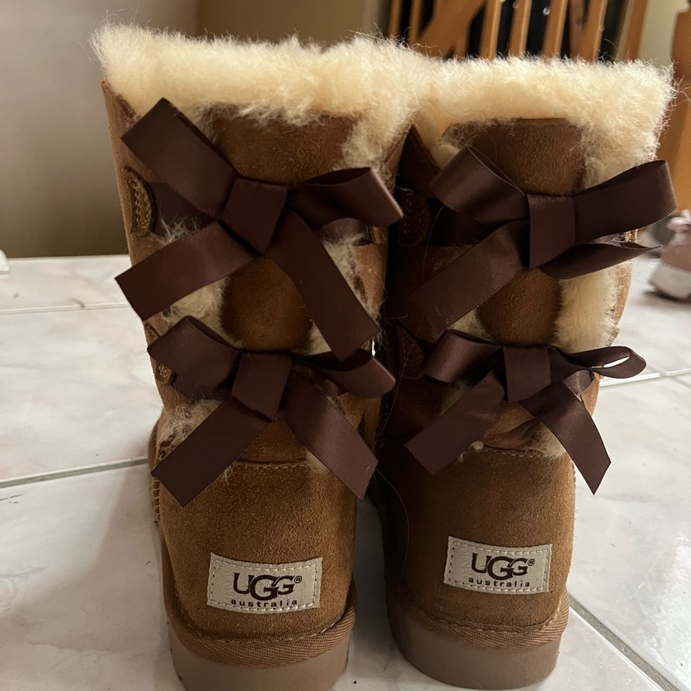 UGGS
